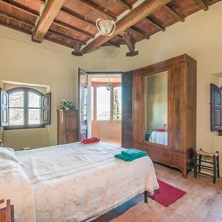 Six-bedroom Holiday In -pg- *