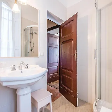 Six-bedroom Holiday In -pg- * Agello