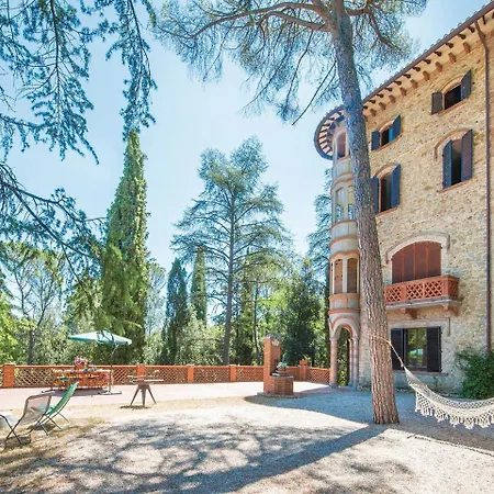 Holiday home Six-bedroom Holiday In -pg-