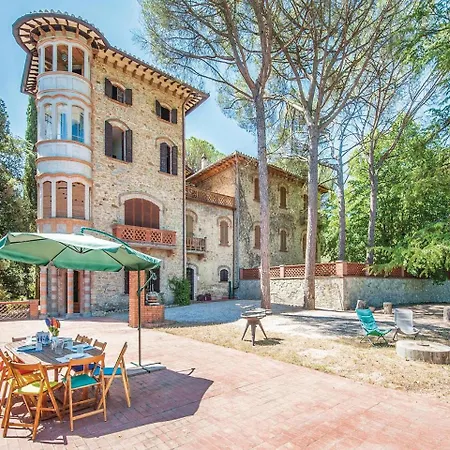 Six-bedroom Holiday In -pg-