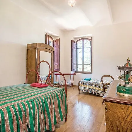 Six-bedroom Holiday In -pg- * Agello